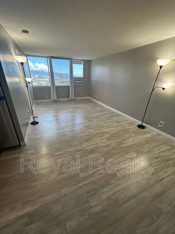 Building Photo - 1060 Kamehameha Hwy