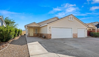 Building Photo - Great 3 bedroom, 2 bathroom home in Hurricane!!