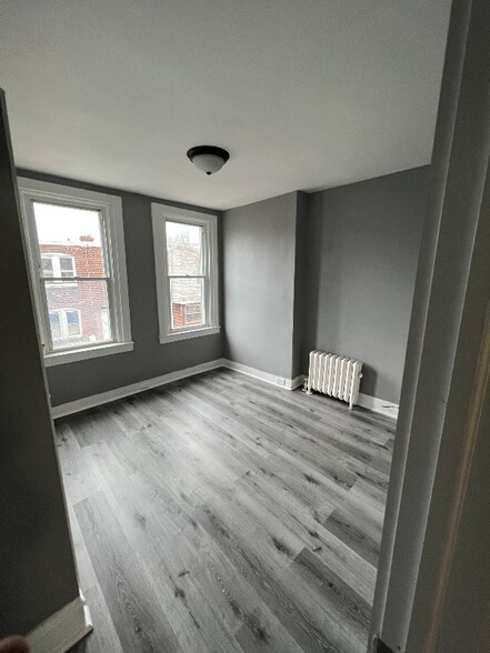 Building Photo - 6322 Regent St