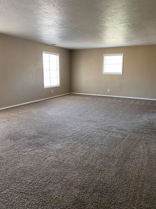 Building Photo - Harrison Properties