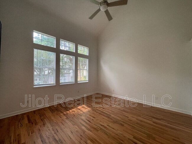 Building Photo - 61 Fulton St SE