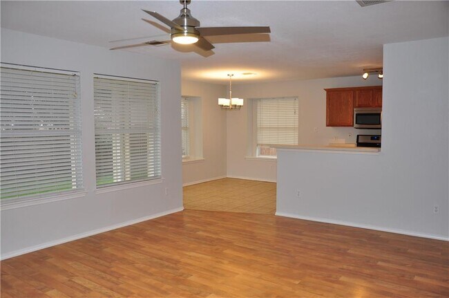 Building Photo - 1118 Pine Portage Loop