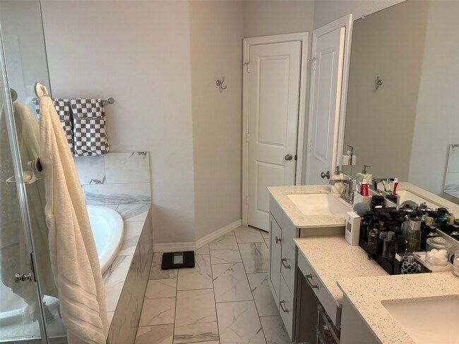 Building Photo - 3630 Windward Canyon Dr