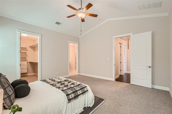 Building Photo - 13712 Golden Wave Loop