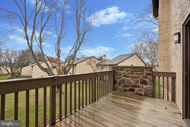 Building Photo - 42 Golf Club Dr