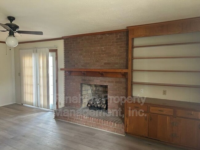 Building Photo - 1232 Melrose Dr