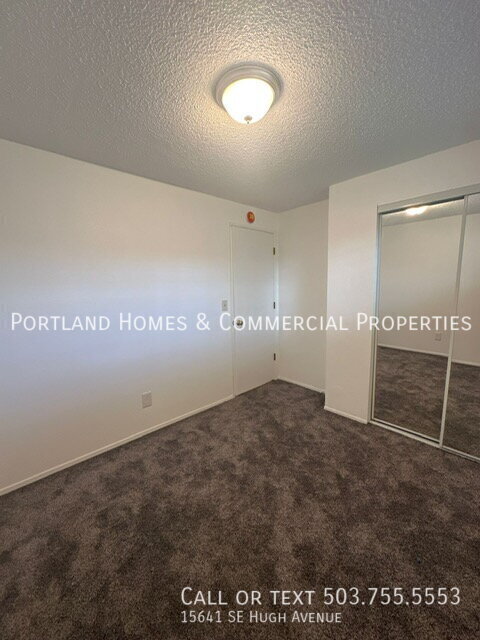 Building Photo - 15641 SE Hugh Ave