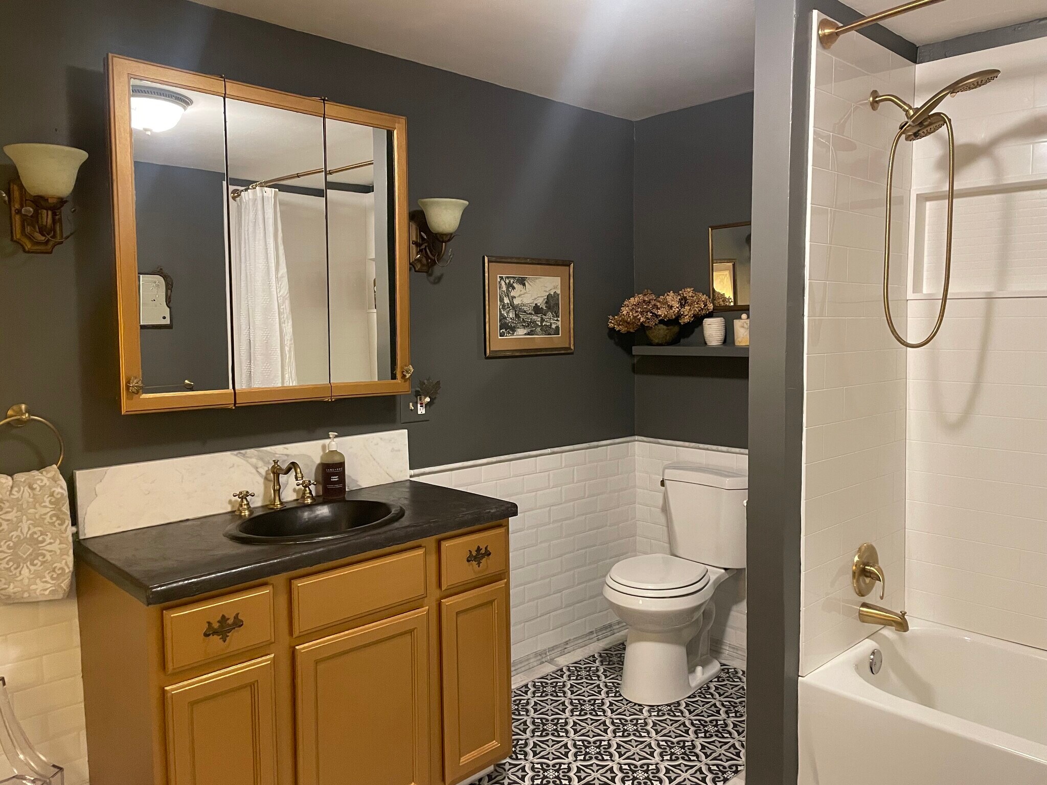 Building Photo - 388 Eichybush Rd