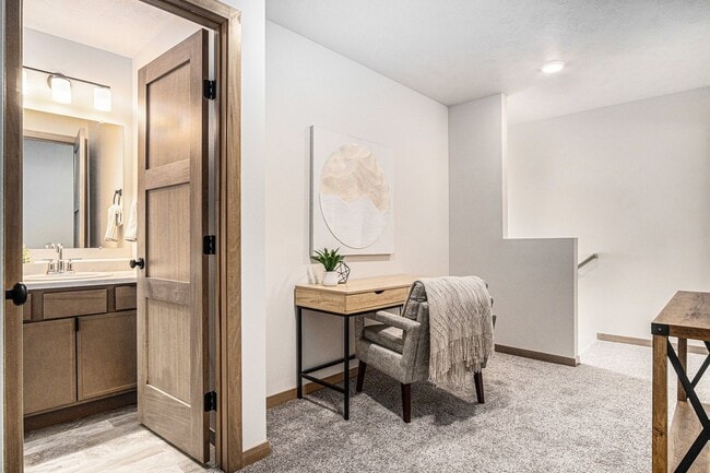 Interior Photo - The Rateliff 11