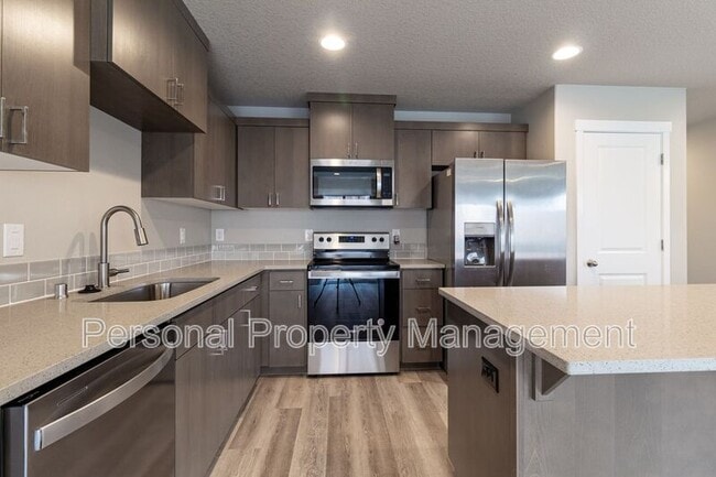 Building Photo - 4811 NE 37th Ct