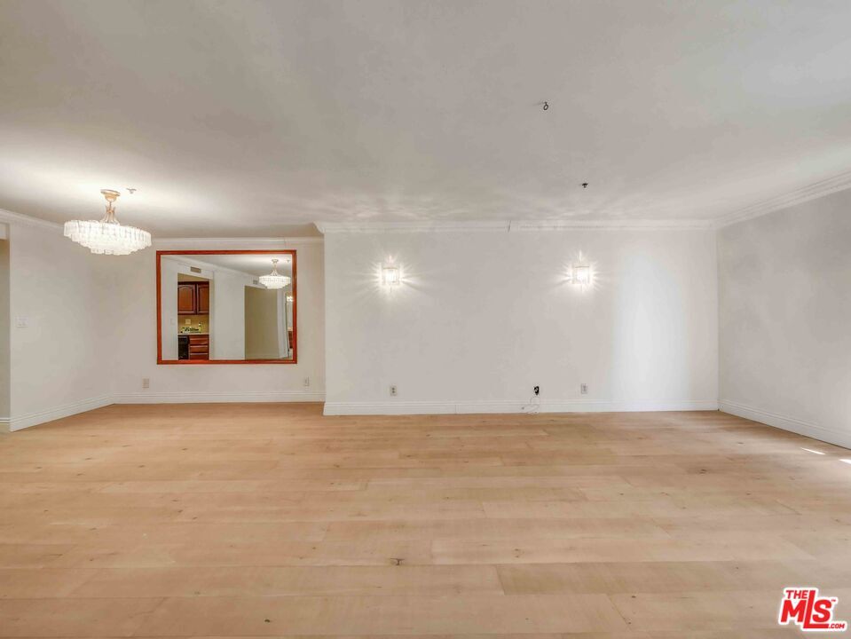 Building Photo - 10660 Wilshire Blvd