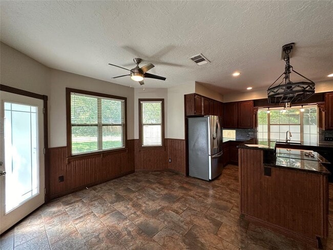 Building Photo - 10902 Grassmere Ct