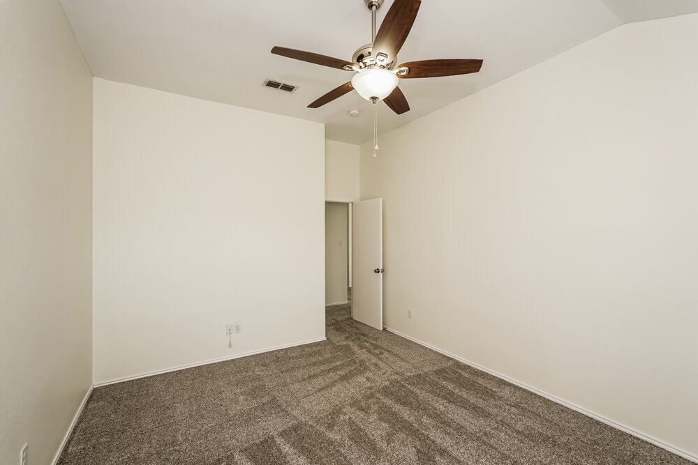 Building Photo - 1000 Sandalwood Dr