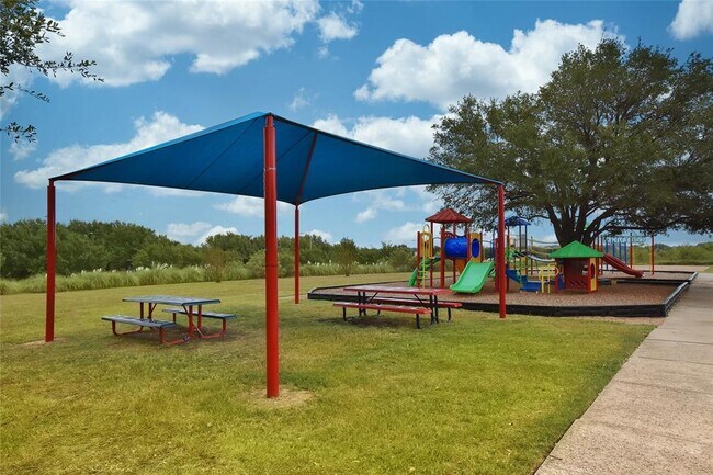 Building Photo - 6605 Kirkwynd Dr
