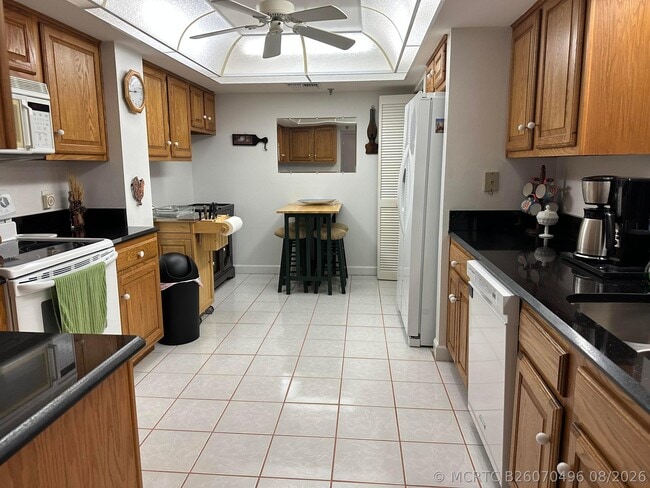 Building Photo - 5047 N Hwy A1A