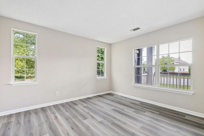 Building Photo - 20273 Beechwood Terrace