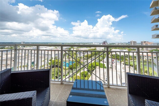 Building Photo - 19501 W Country Club Dr