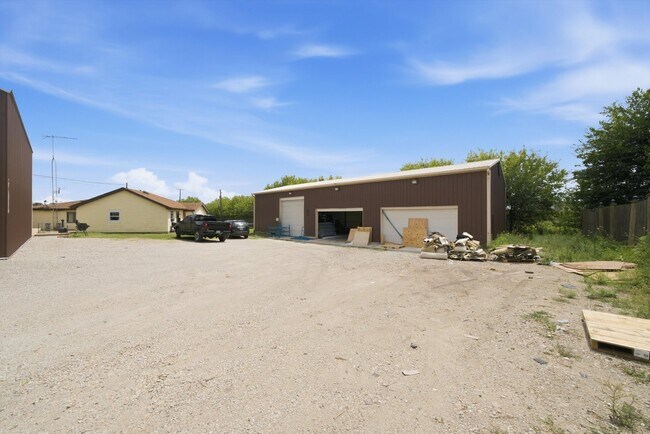 Building Photo - 24134 IL-53