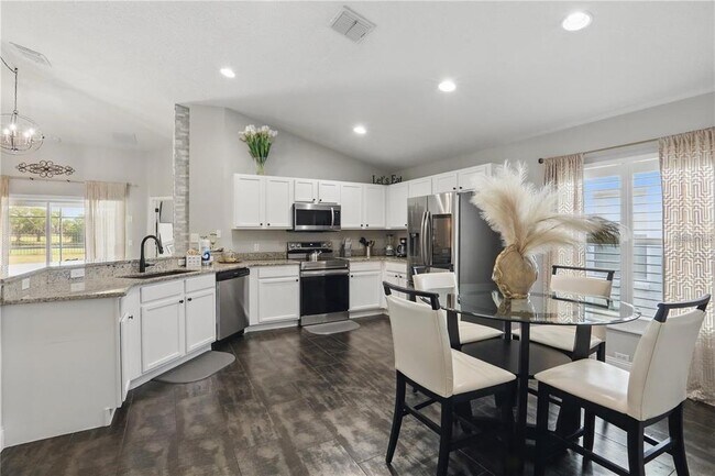 Building Photo - 634 Chadbury Way