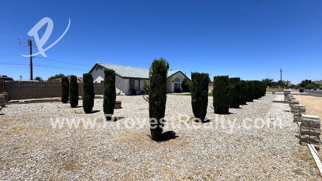 Building Photo - 13858 Rincon Rd