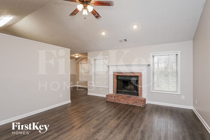 Building Photo - 727 Melrose Trce NE