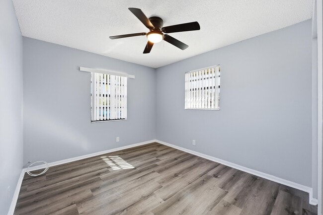 Building Photo - 1565 W 28th St