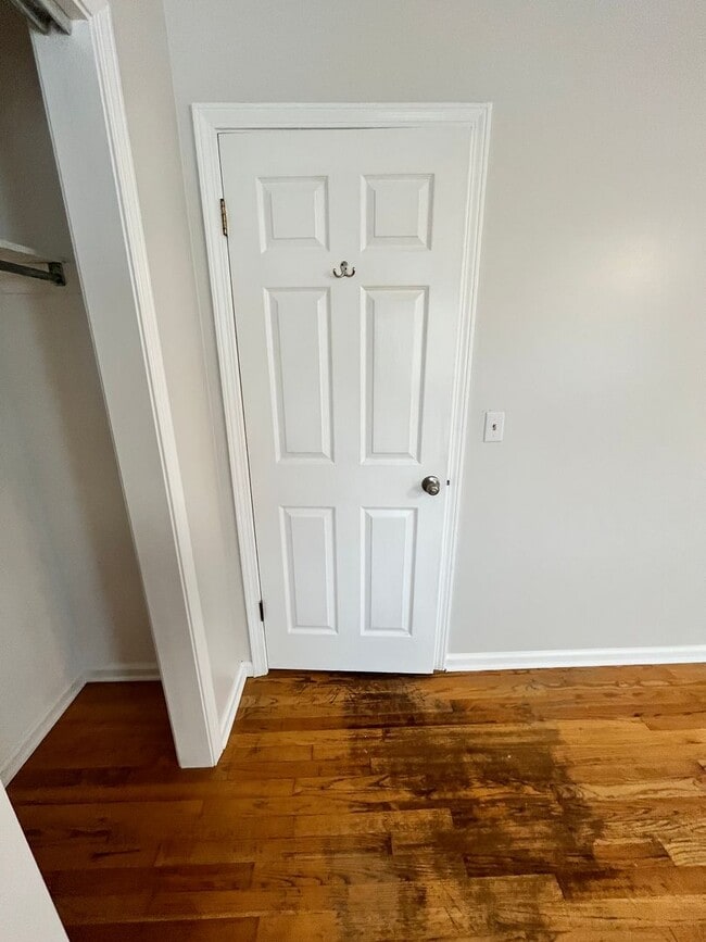 Building Photo - 3 Bedroom Single Family Home in Liverpool