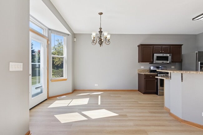 Building Photo - 3403 Green Pastures Ln