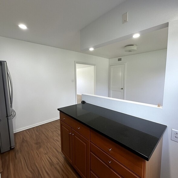 Building Photo - 121 Cherry Parke