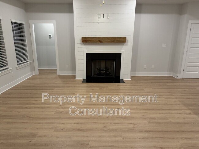 Building Photo - 14872 Demarie Ln