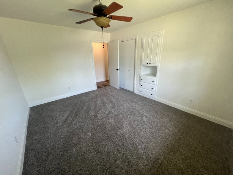 Building Photo - 1501 W Chestnut St