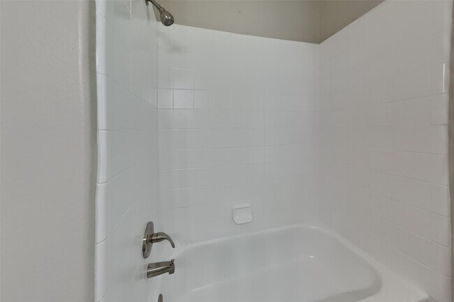 Building Photo - 5219 Whitebridge Ln