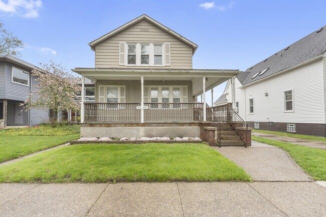 Primary Photo - 444 Orange St