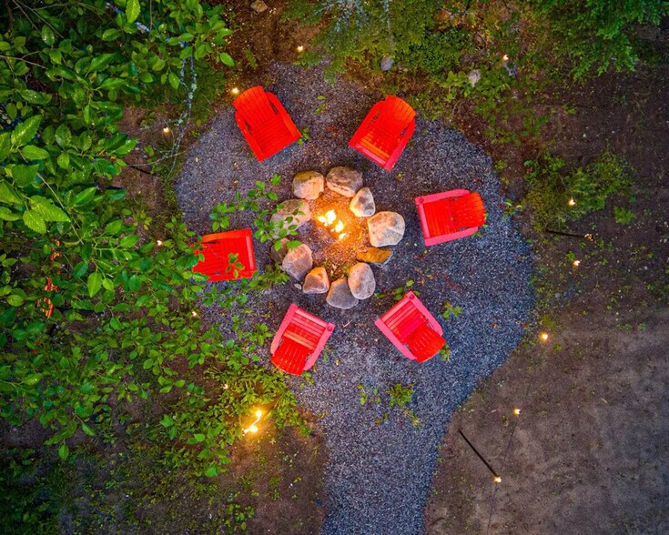 Building Photo - 253 Skate Creek Rd N