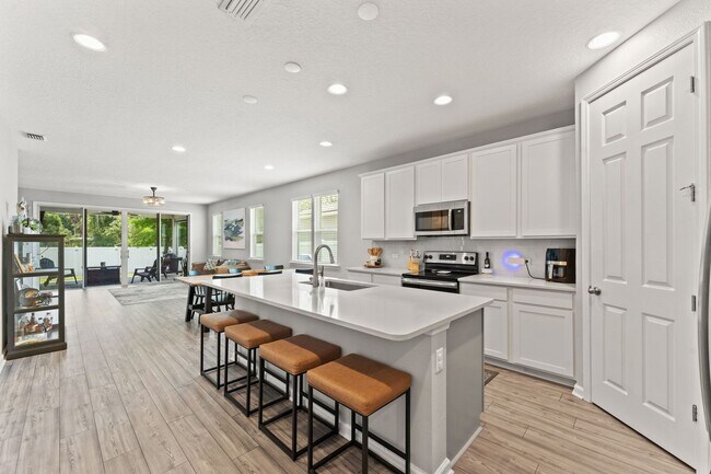 Building Photo - Serenity in Green Cove Springs!