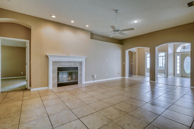 Building Photo - 442 Big Tree Rd