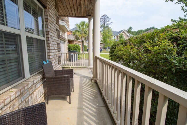 Building Photo - Elegant All-Brick 4 Bedroom Home on a Quie...