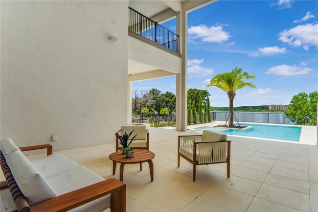 Building Photo - 15023 Pendio Dr
