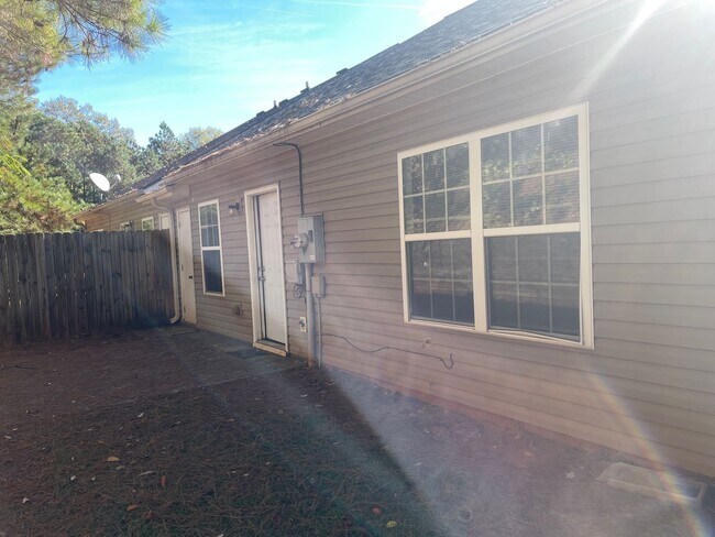Building Photo - 162 Alton Cir