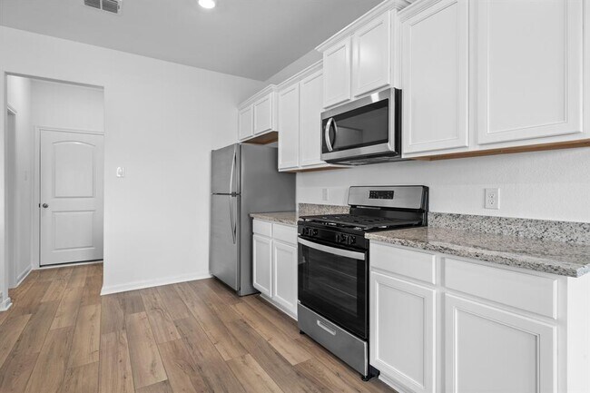 Building Photo - 235 Surrey Oaks