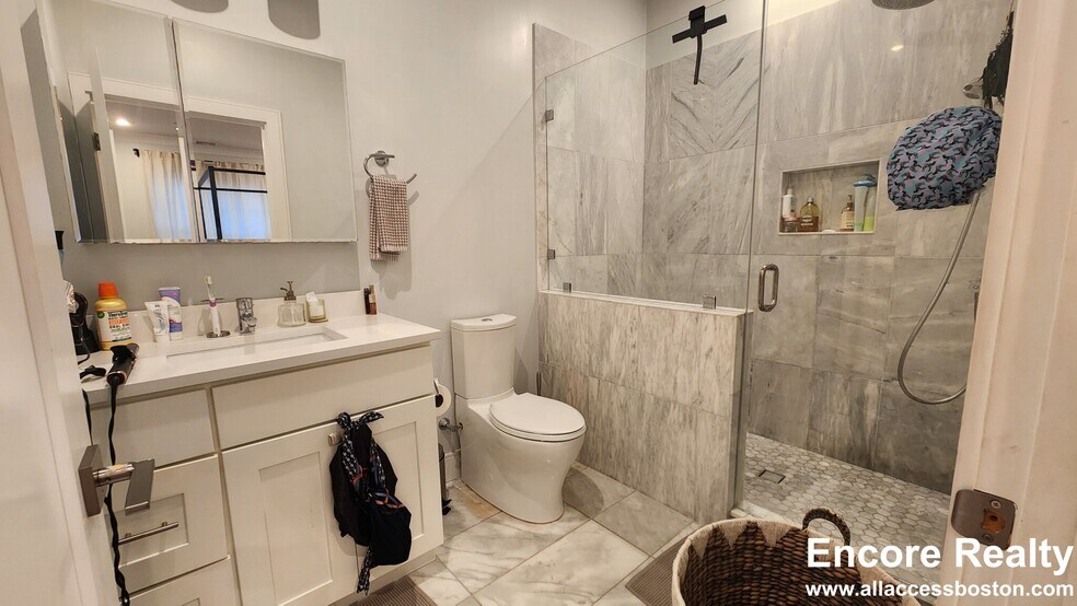 Building Photo - 32 Cummins Hwy