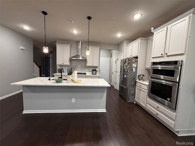 Building Photo - 4811 Broomfield Way