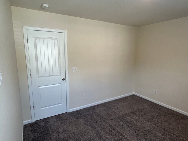Building Photo - 3 Bed | 2.5 Bath House in Clayton