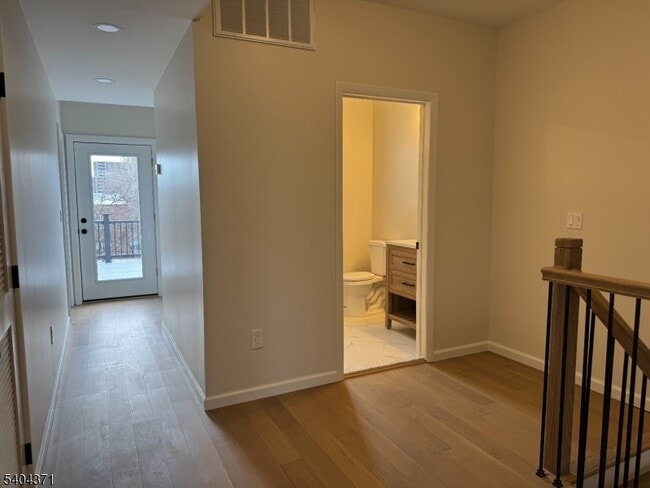 Building Photo - 188 Heckel St