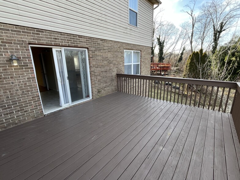 Privated Deck - 5795 Reserve Ct