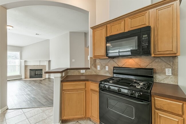 Building Photo - 13831 Hillingdale Ln