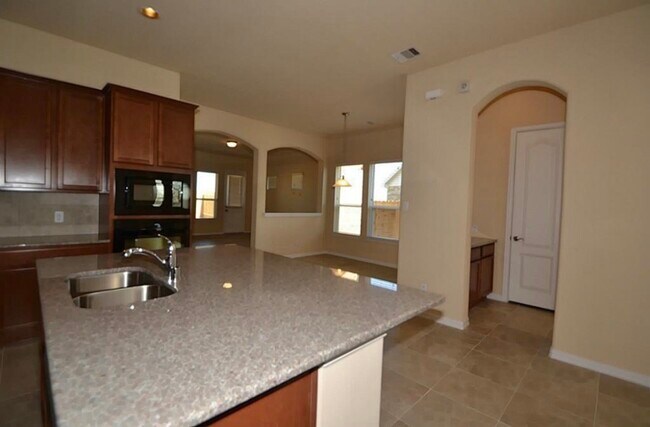 Building Photo - 7219 Pearl Terrace Ln