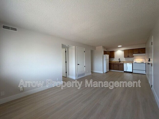 Building Photo - 539 N 24th St