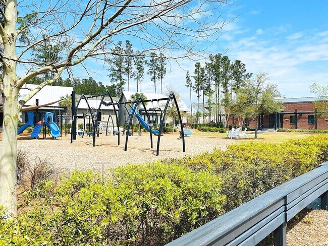 Building Photo - 225 Scholar Way