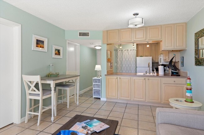 Building Photo - Fully Furnished 2BR/2BA at Las Salinas with Pool, Gym & Parking for Two